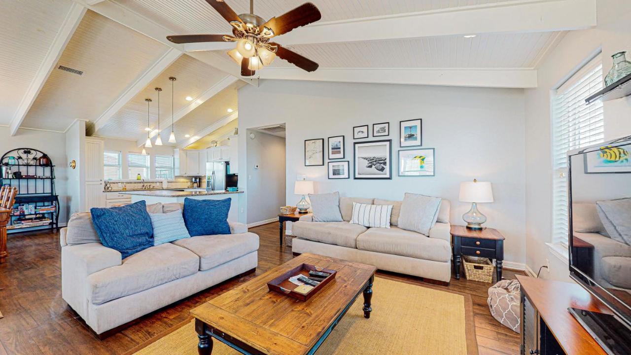 Serenity By The Sea Crystal Beach Exterior photo